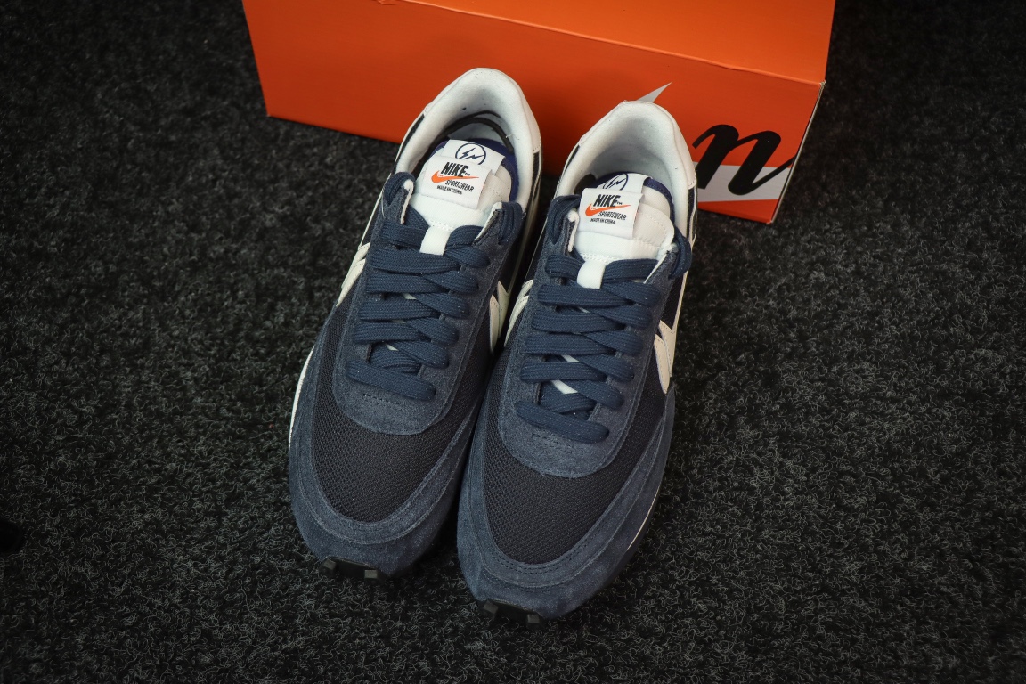 
 sacai 藤原浩 三方联名 
Fragment X sacai X nike LDwaffle 三