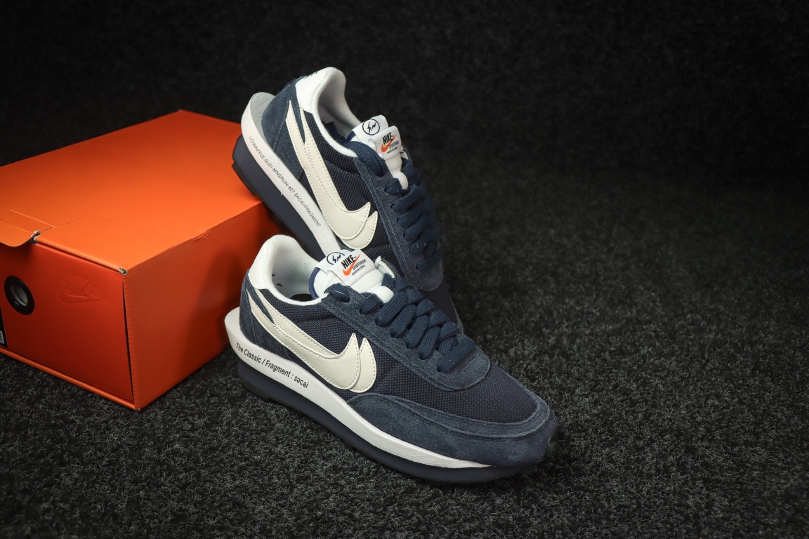 
 sacai 藤原浩 三方联名 
Fragment X sacai X nike LDwaffle 三