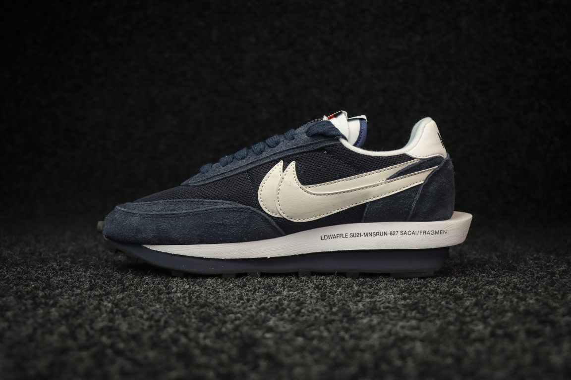 
 sacai 藤原浩 三方联名 
Fragment X sacai X nike LDwaffle 三