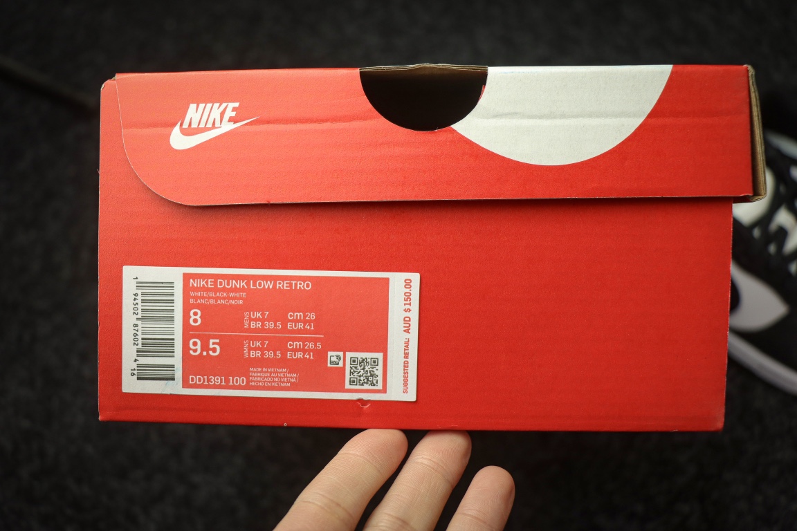
NIKE Dunk Low 黑白熊猫 全码补齐
货号：DD1391-100！
尺码：36 36.5 3