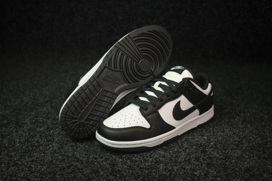 
NIKE Dunk Low 黑白熊猫 全码补齐
货号：DD1391-100！
尺码：36 36.5 3