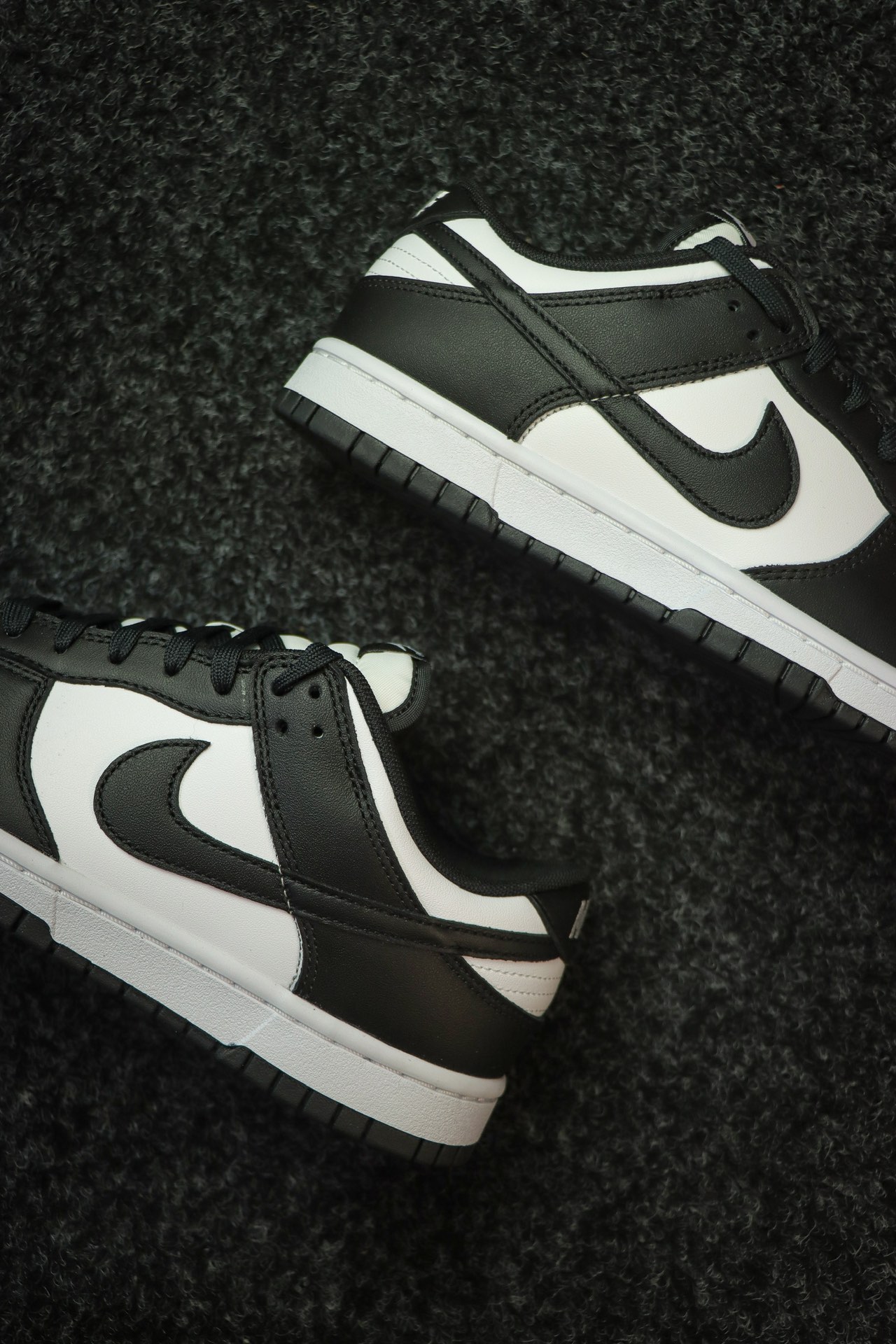 
NIKE Dunk Low 黑白熊猫 全码补齐
货号：DD1391-100！
尺码：36 36.5 3