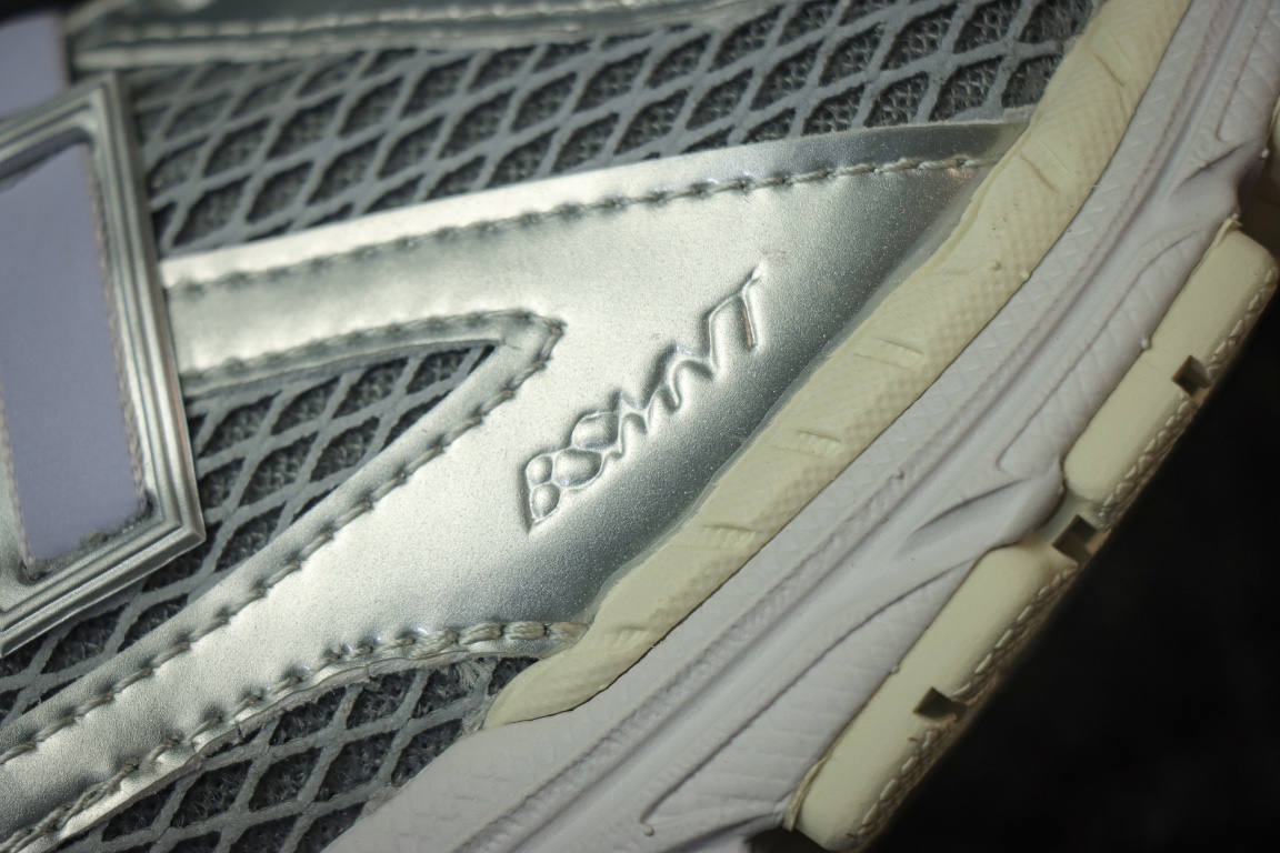
纯原 The Basement x NB New Balance M1906RBT 联名银色 高端零售