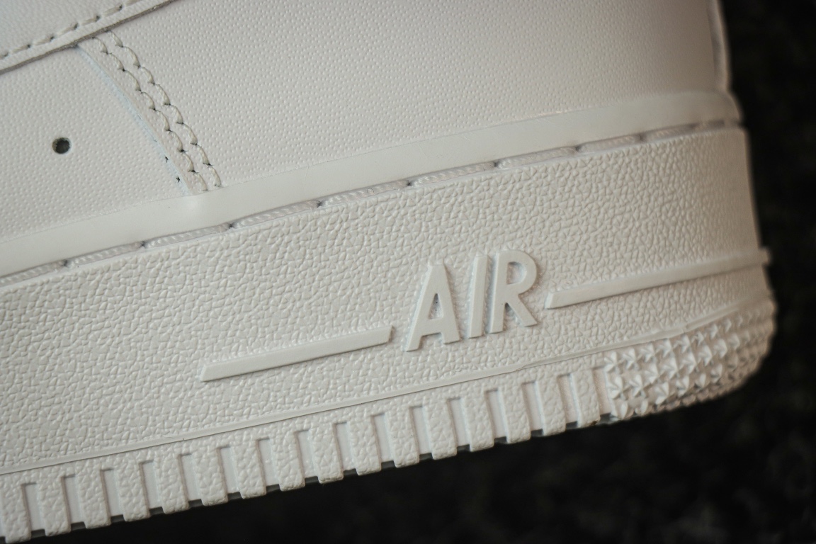 
全新批次出货！细节升级！
纯原 Air Force 1 '07 纯白 空军一号 
男码CW2288-1