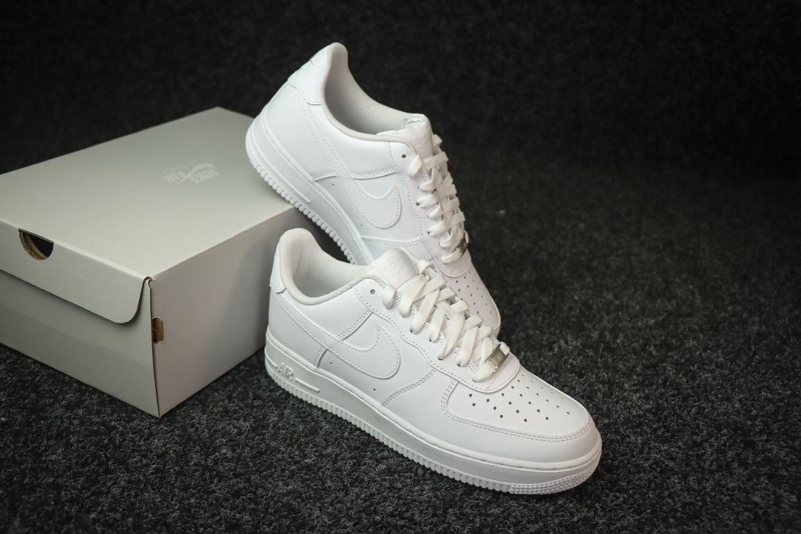 
全新批次出货！细节升级！
纯原 Air Force 1 '07 纯白 空军一号 
男码CW2288-1