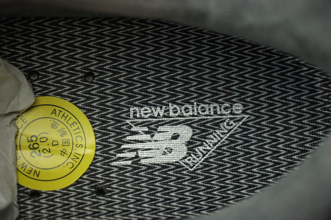 
New Balance NB 2002RHG 舒适百搭 网布耐磨 低帮 休闲跑步鞋 男女同款 
尺码 