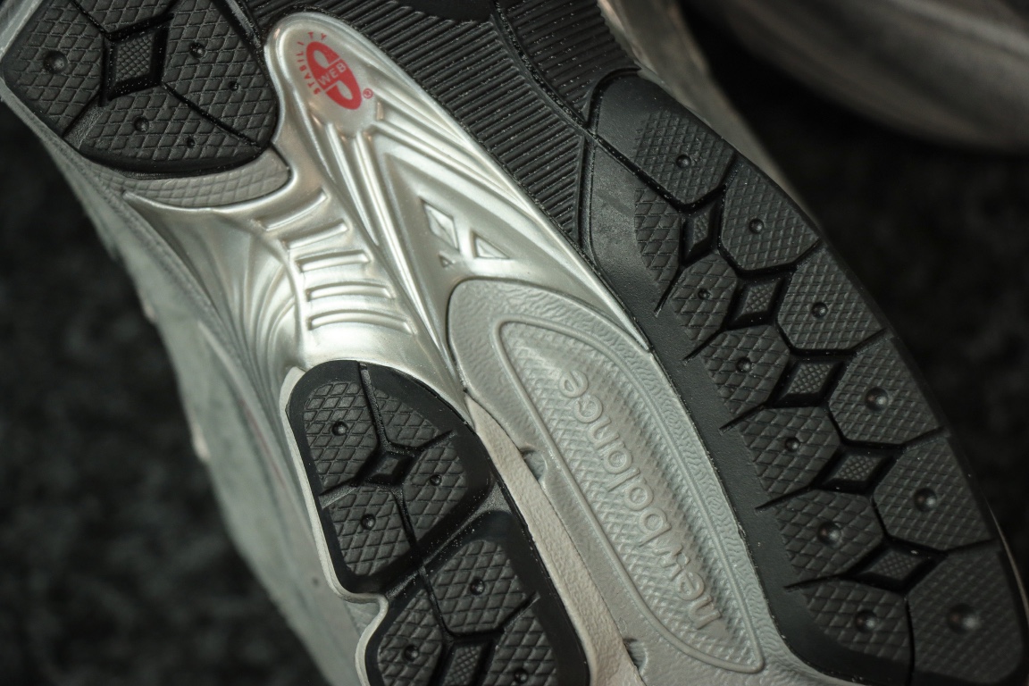 
New Balance NB 2002RHG 舒适百搭 网布耐磨 低帮 休闲跑步鞋 男女同款 
尺码 