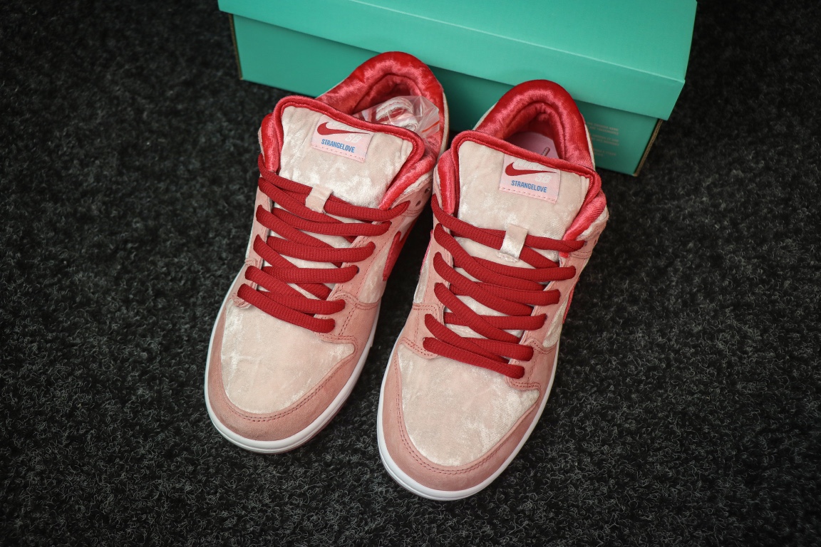 
全码补齐 纯原 StrangeLove x NK SB Dunk Low 联名情人节限定白粉 

圈内