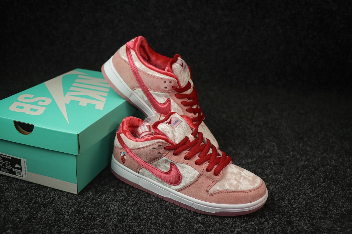 
全码补齐 纯原 StrangeLove x NK SB Dunk Low 联名情人节限定白粉 

圈内