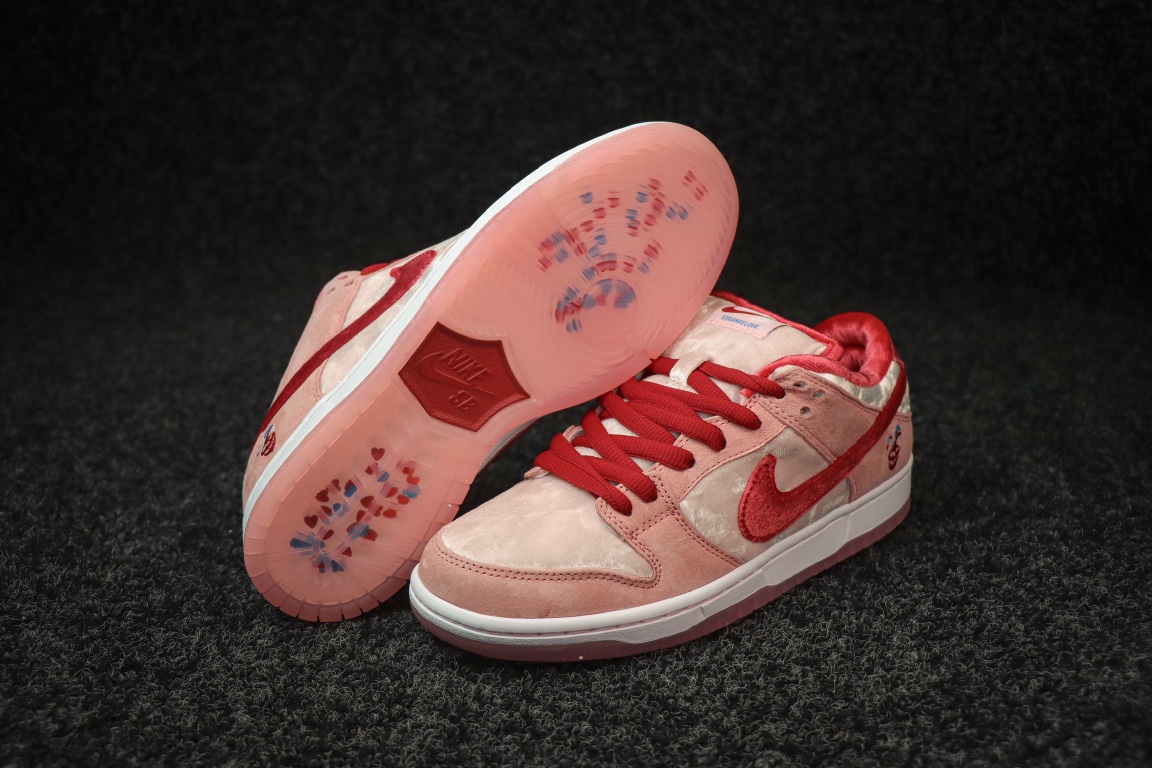 
全码补齐 纯原 StrangeLove x NK SB Dunk Low 联名情人节限定白粉 

圈内