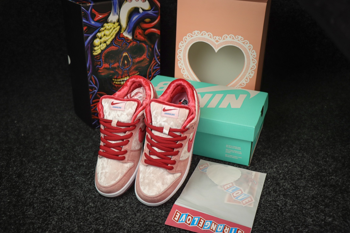 
全码补齐 纯原 StrangeLove x NK SB Dunk Low 联名情人节限定白粉 

圈内