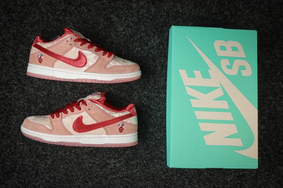 
全码补齐 纯原 StrangeLove x NK SB Dunk Low 联名情人节限定白粉 

圈内