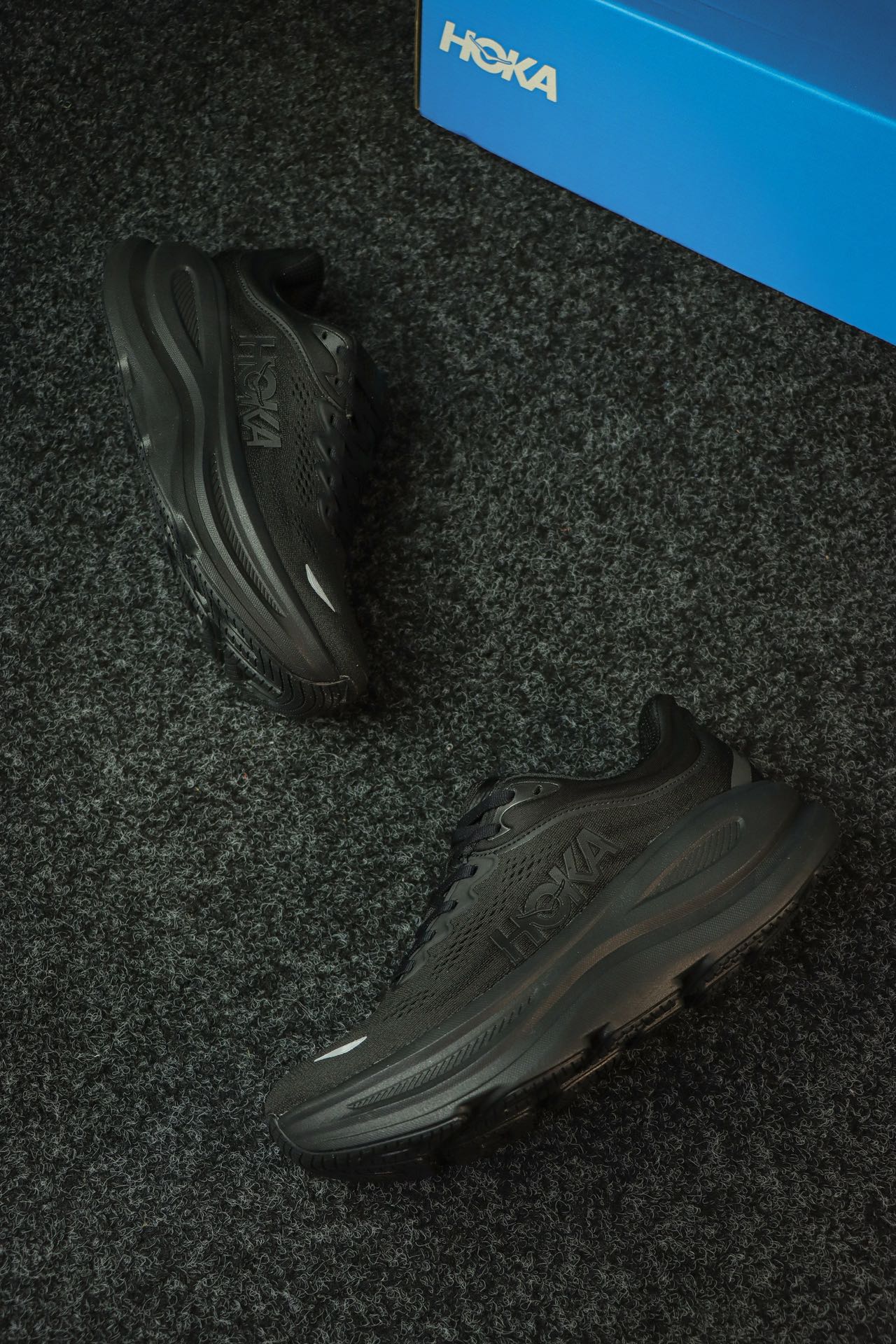 
HOKA ONE ONE Bondi 9 邦迪九代跑步鞋
黑色 
货号：/BBLC   
尺码：36-