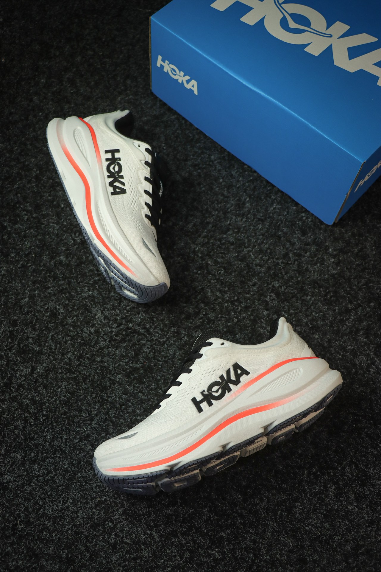 
HOKA ONE ONE Bondi 9 邦迪九代跑步鞋
白橙色 
货号：/WBLC  
尺码：36-