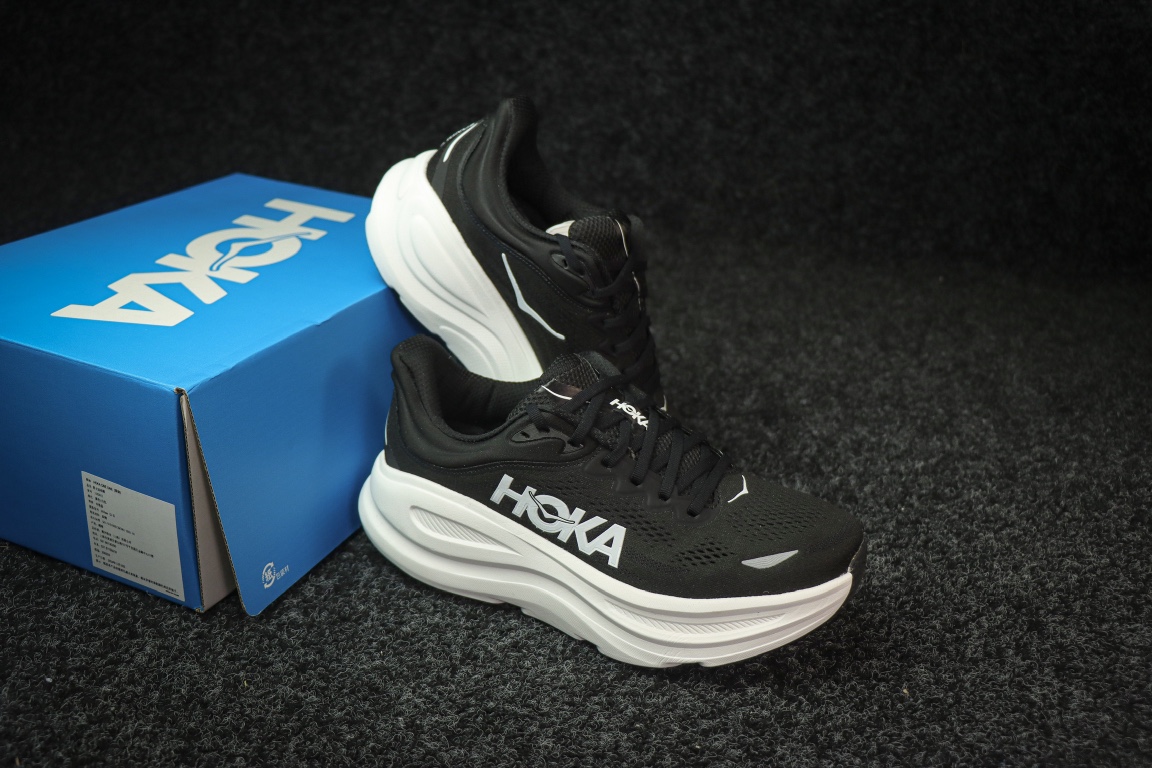 
HOKA ONE ONE Bondi 9 邦迪九代跑步鞋
黑白
货号：/BBLC
尺码：36-45