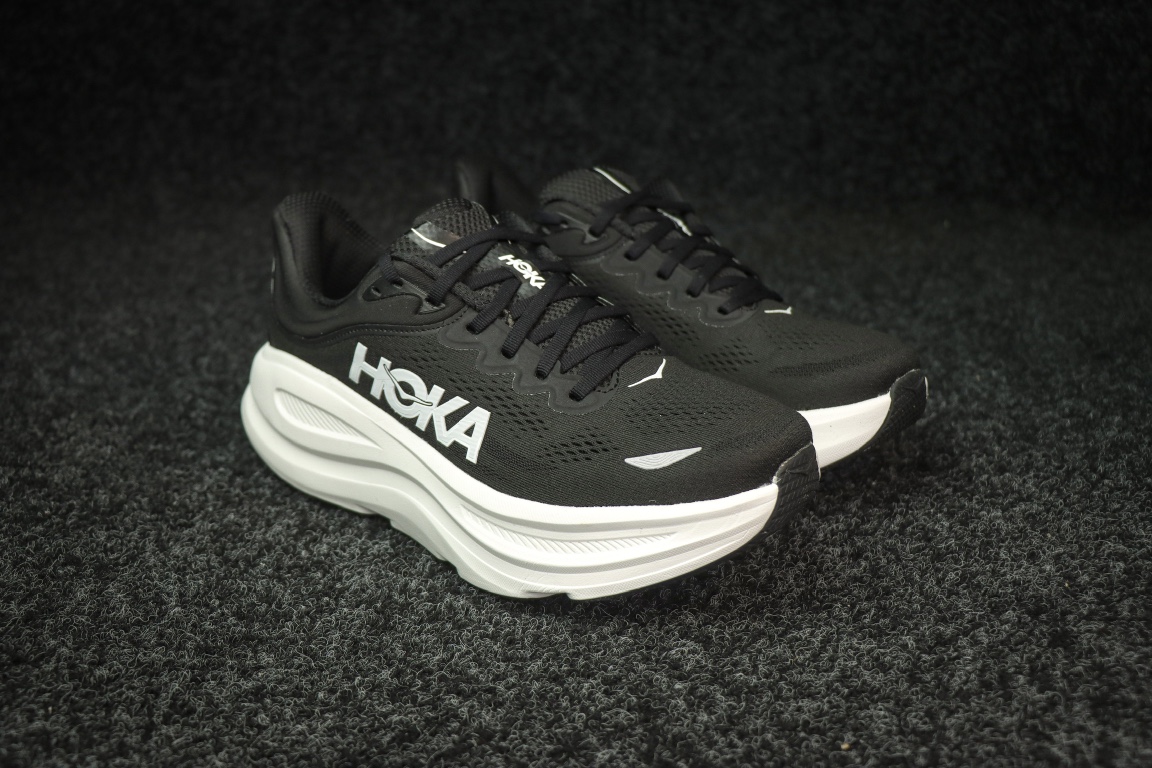 
HOKA ONE ONE Bondi 9 邦迪九代跑步鞋
黑白
货号：/BBLC
尺码：36-45