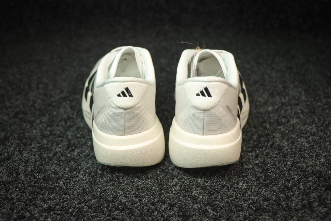 
AD Adizero Eva SL 阿迪达斯马拉松竞速跑鞋 白黑
货号：JH6206
尺码：36 36