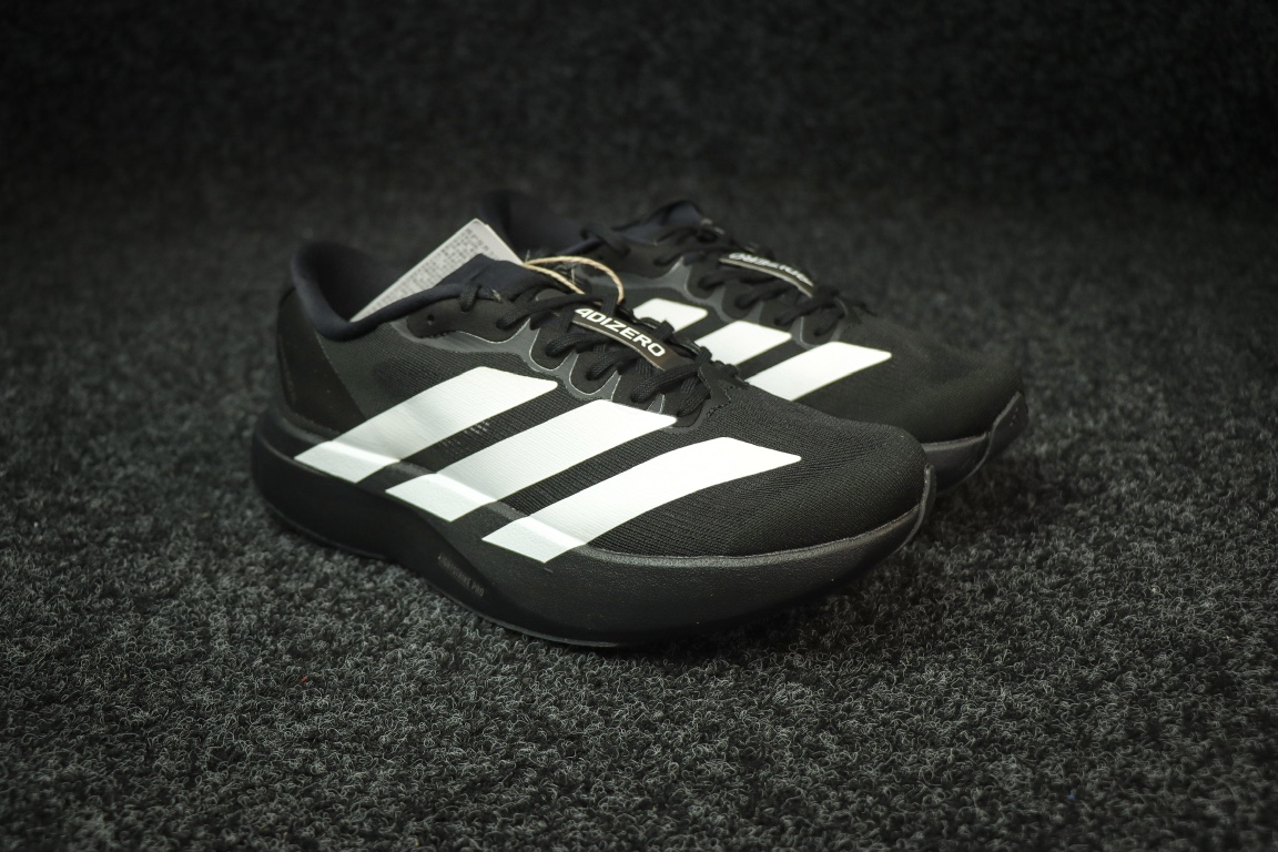 
AD Adizero Eva SL 阿迪达斯马拉松竞速跑鞋 黑白
货号：J
尺码：36 36⅔ 37⅓