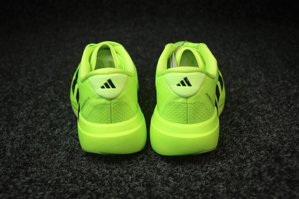 
AD Adizero Eva SL 阿迪达斯马拉松竞速跑鞋 荧光绿
货号：JR3416
尺码：36 3