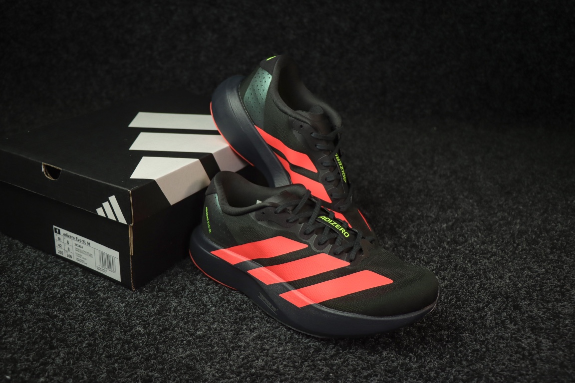 
AD Adizero Eva SL 阿迪达斯马拉松竞速跑鞋 黑红
货号：JR3414
尺码：36 36