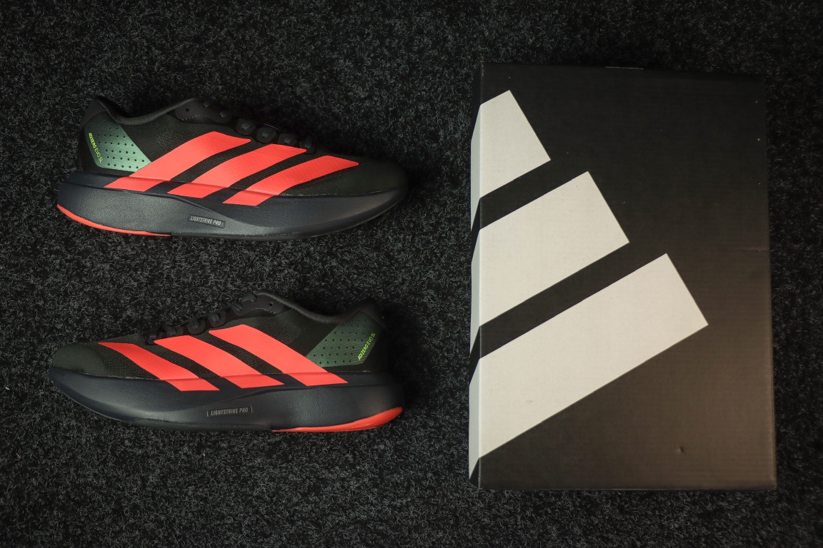 
AD Adizero Eva SL 阿迪达斯马拉松竞速跑鞋 黑红
货号：JR3414
尺码：36 36