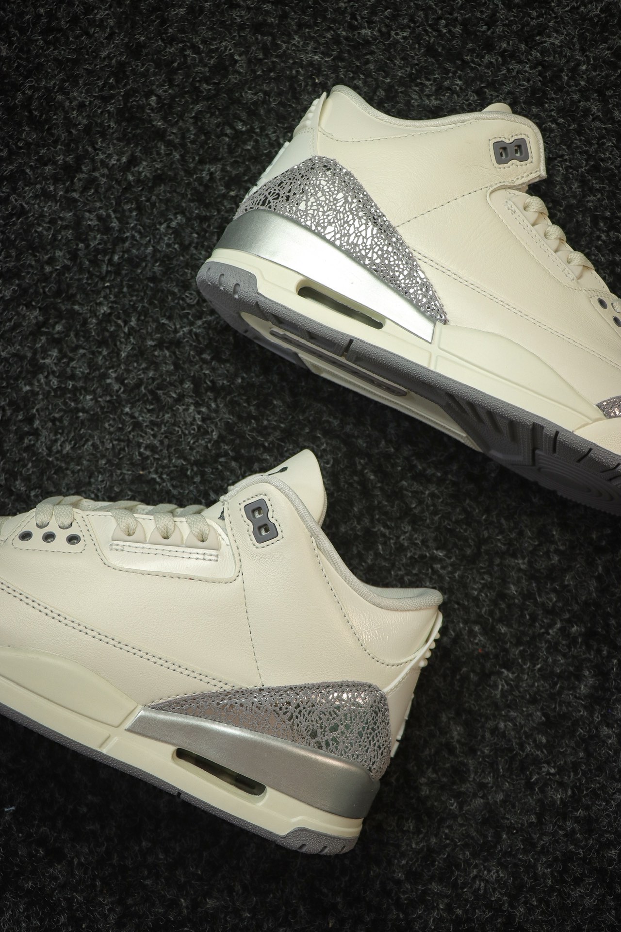 
OG纯原 Air Jordan AJ3 Retro 白灰液态银 
货号CK9246-100 
尺码：3