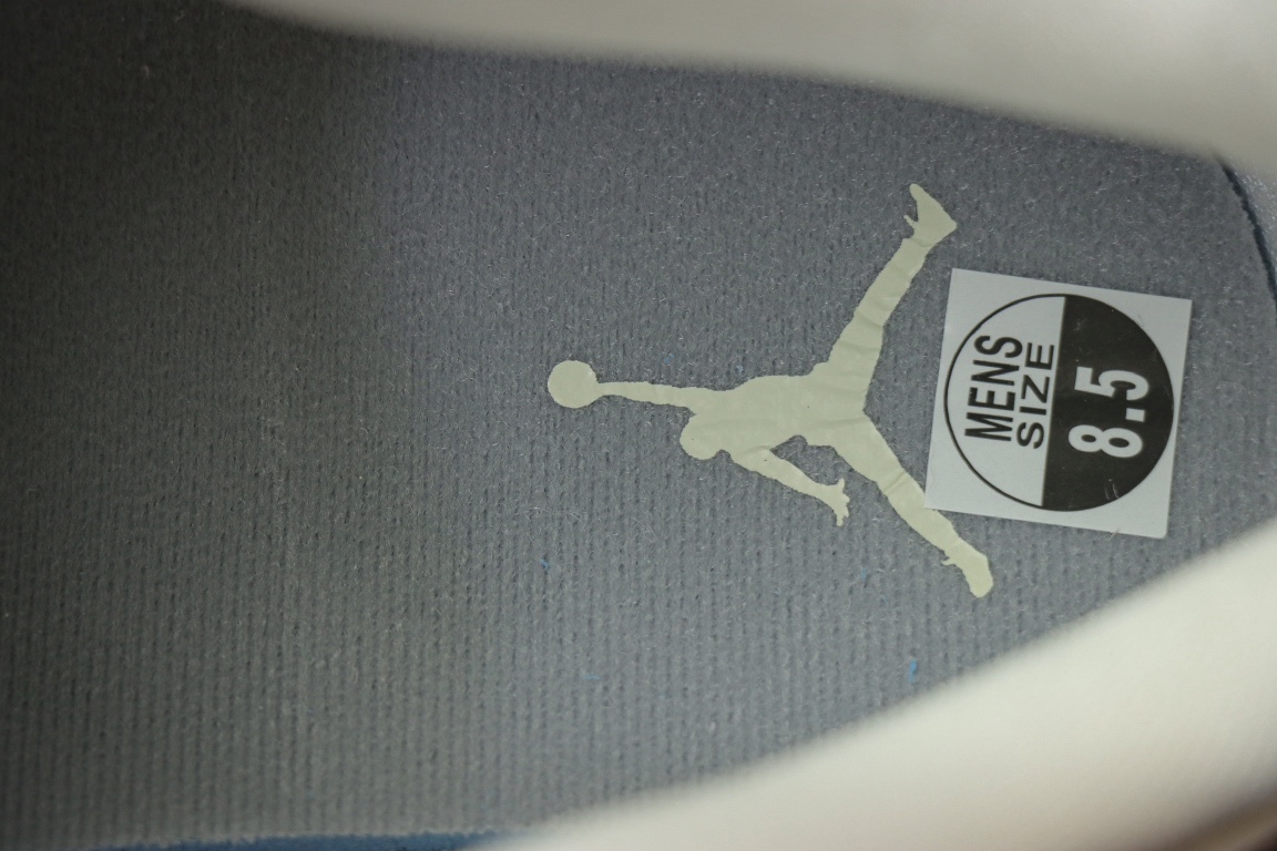 
OG纯原 Air Jordan AJ3 Retro 白灰液态银 
货号CK9246-100 
尺码：3