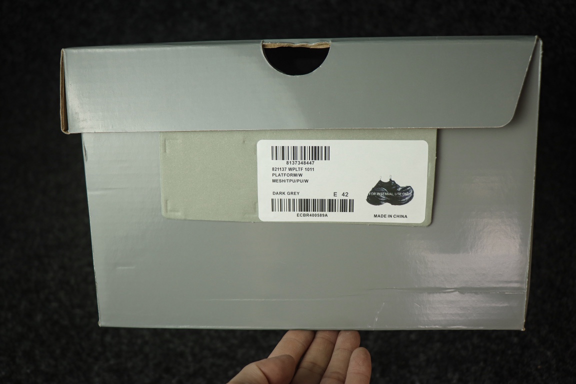 

纯原 巴黎世家 17代 灰黑色 全码出货

Platform 厚底系带 老爹鞋 增高8cm!

市场