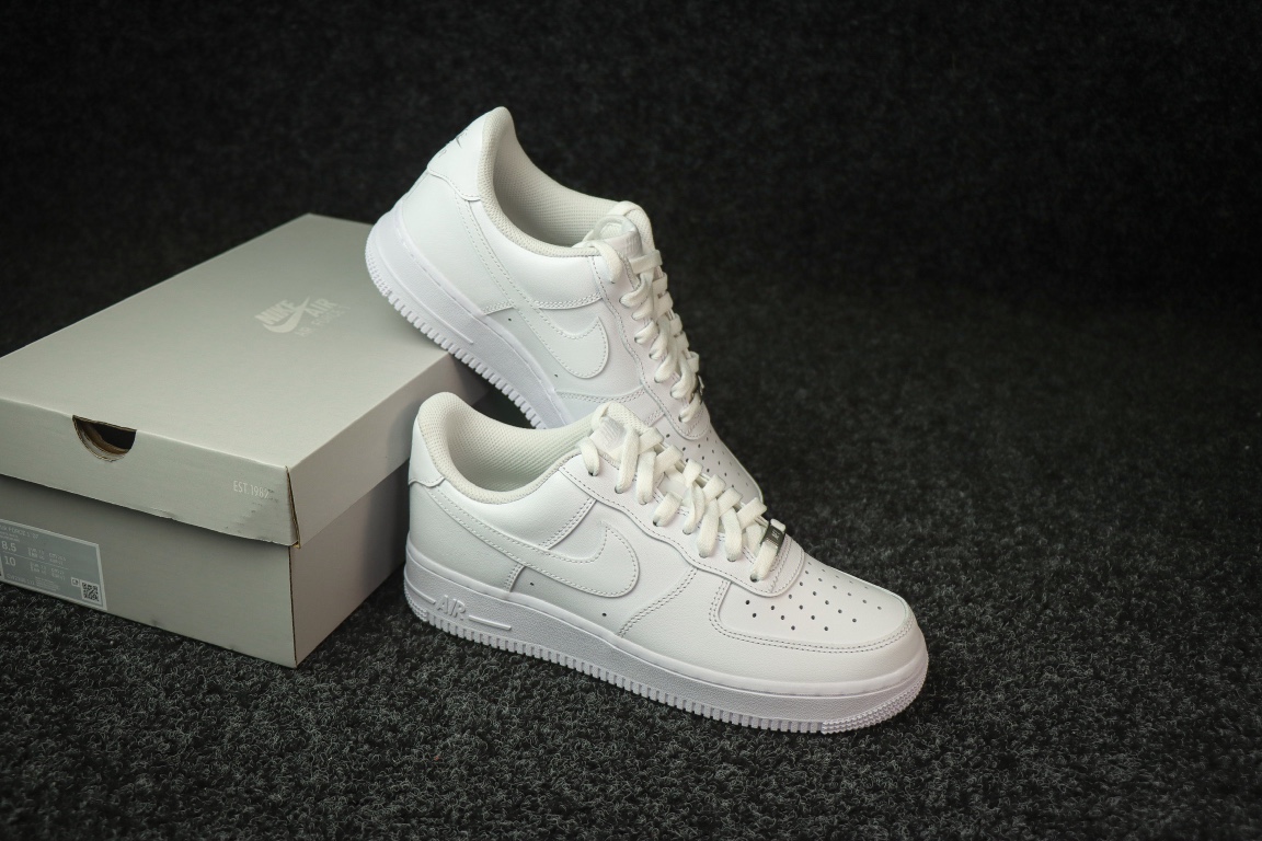 
NIKE Air Force 1 Low '07 空军一号低帮经典板鞋 纯白  
货号DD8959-1