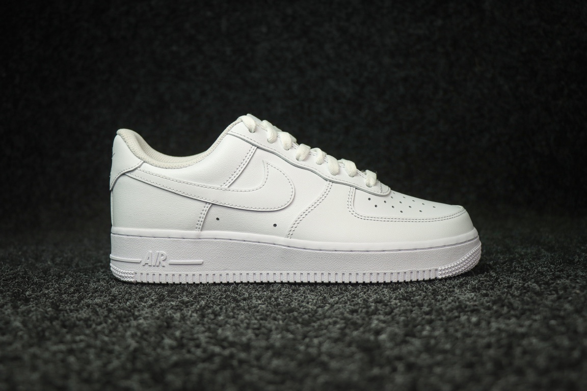
NIKE Air Force 1 Low '07 空军一号低帮经典板鞋 纯白  
货号DD8959-1