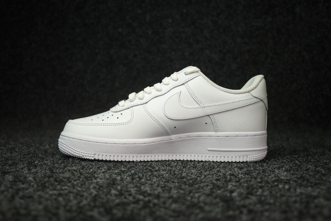
NIKE Air Force 1 Low '07 空军一号低帮经典板鞋 纯白  
货号DD8959-1