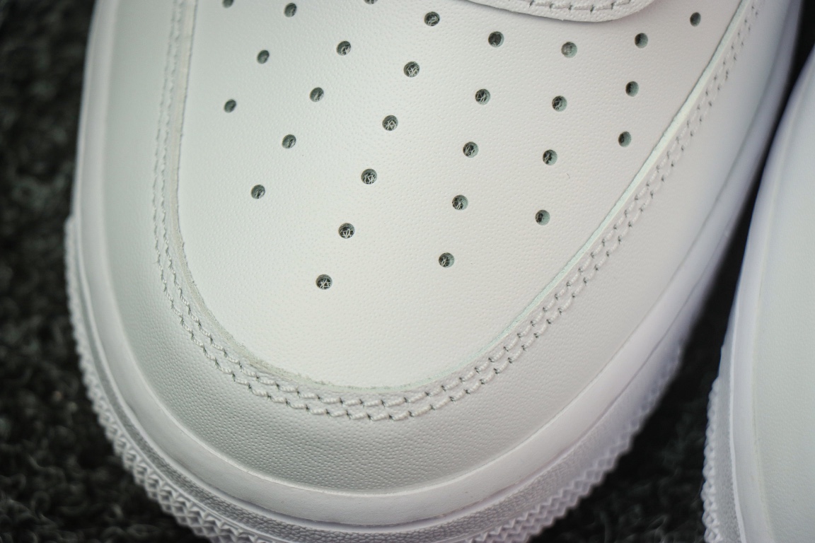 
NIKE Air Force 1 Low '07 空军一号低帮经典板鞋 纯白  
货号DD8959-1