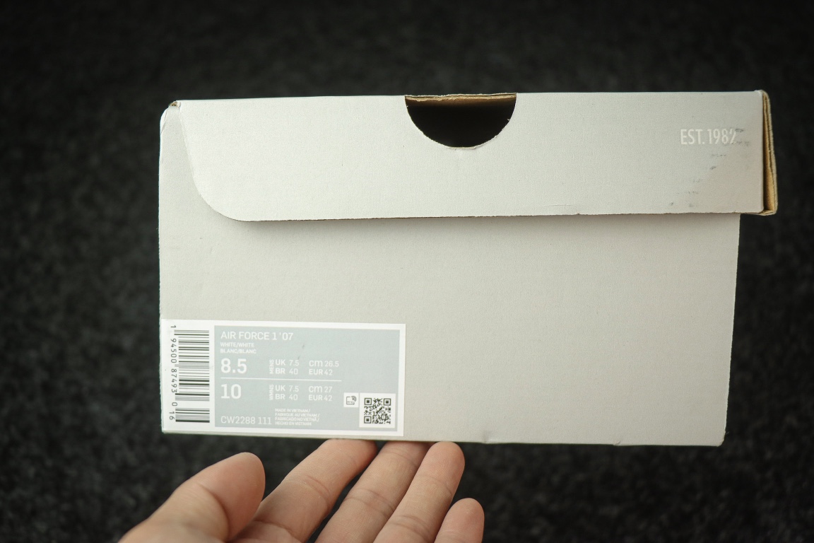 
NIKE Air Force 1 Low '07 空军一号低帮经典板鞋 纯白  
货号DD8959-1
