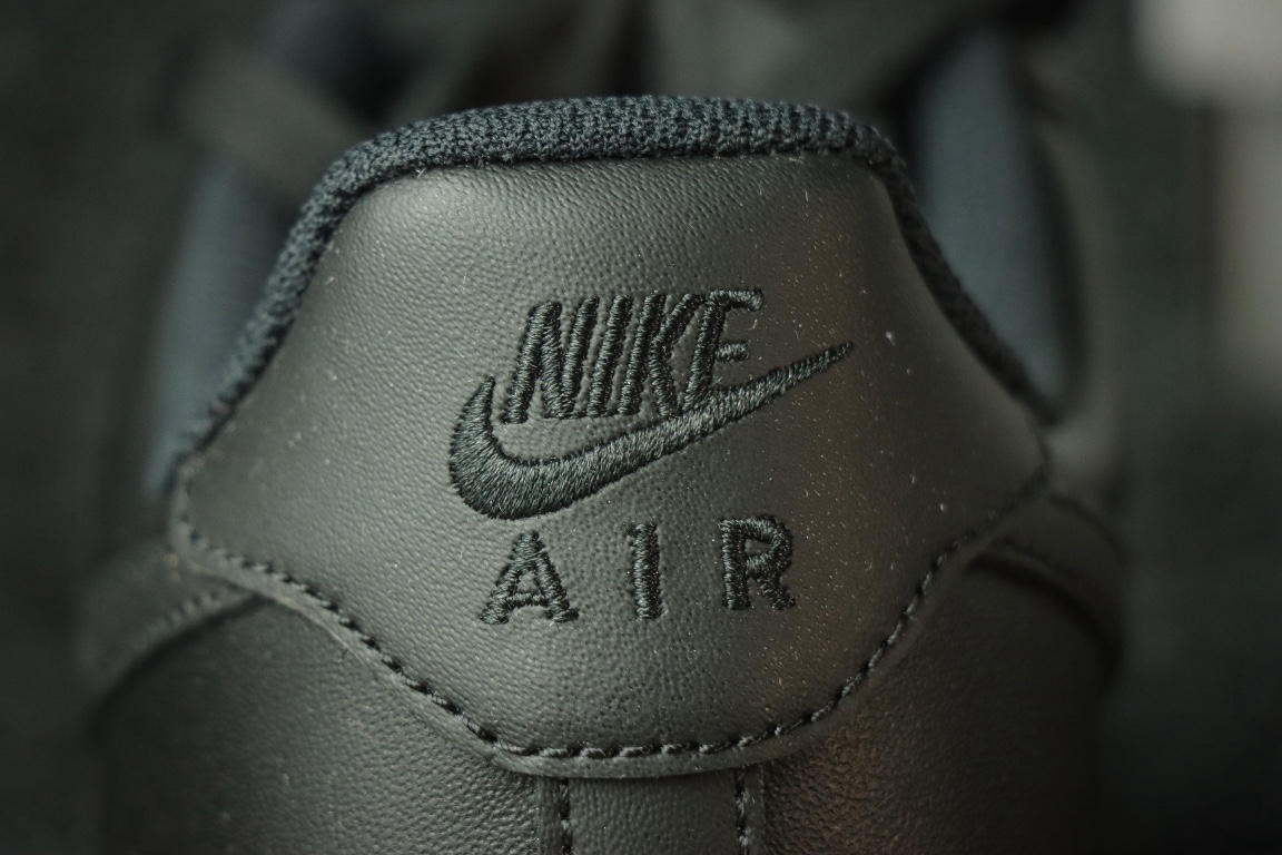 
NIKE Air Force 1 Low '07 空军一号低帮经典板鞋 纯黑
货号CW2288-001