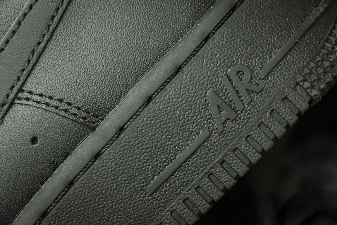 
NIKE Air Force 1 Low '07 空军一号低帮经典板鞋 纯黑
货号CW2288-001