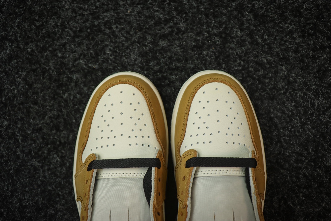 
DG版本 AJ1低帮OG款新秀
货号：CZ0790-107！
SIZE：40 40.5 41 42 4
