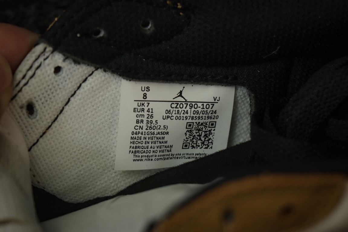 
DG版本 AJ1低帮OG款新秀
货号：CZ0790-107！
SIZE：40 40.5 41 42 4