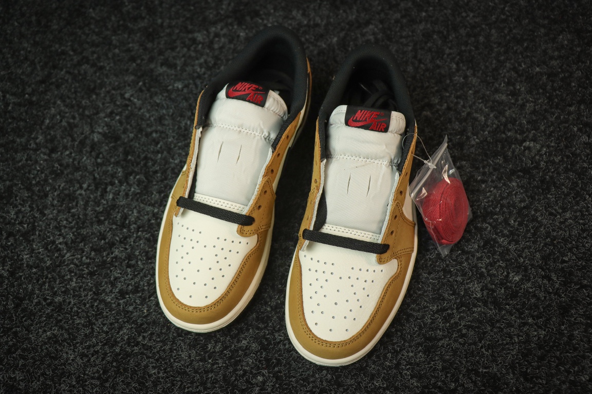 
DG版本 AJ1低帮OG款新秀
货号：CZ0790-107！
SIZE：40 40.5 41 42 4