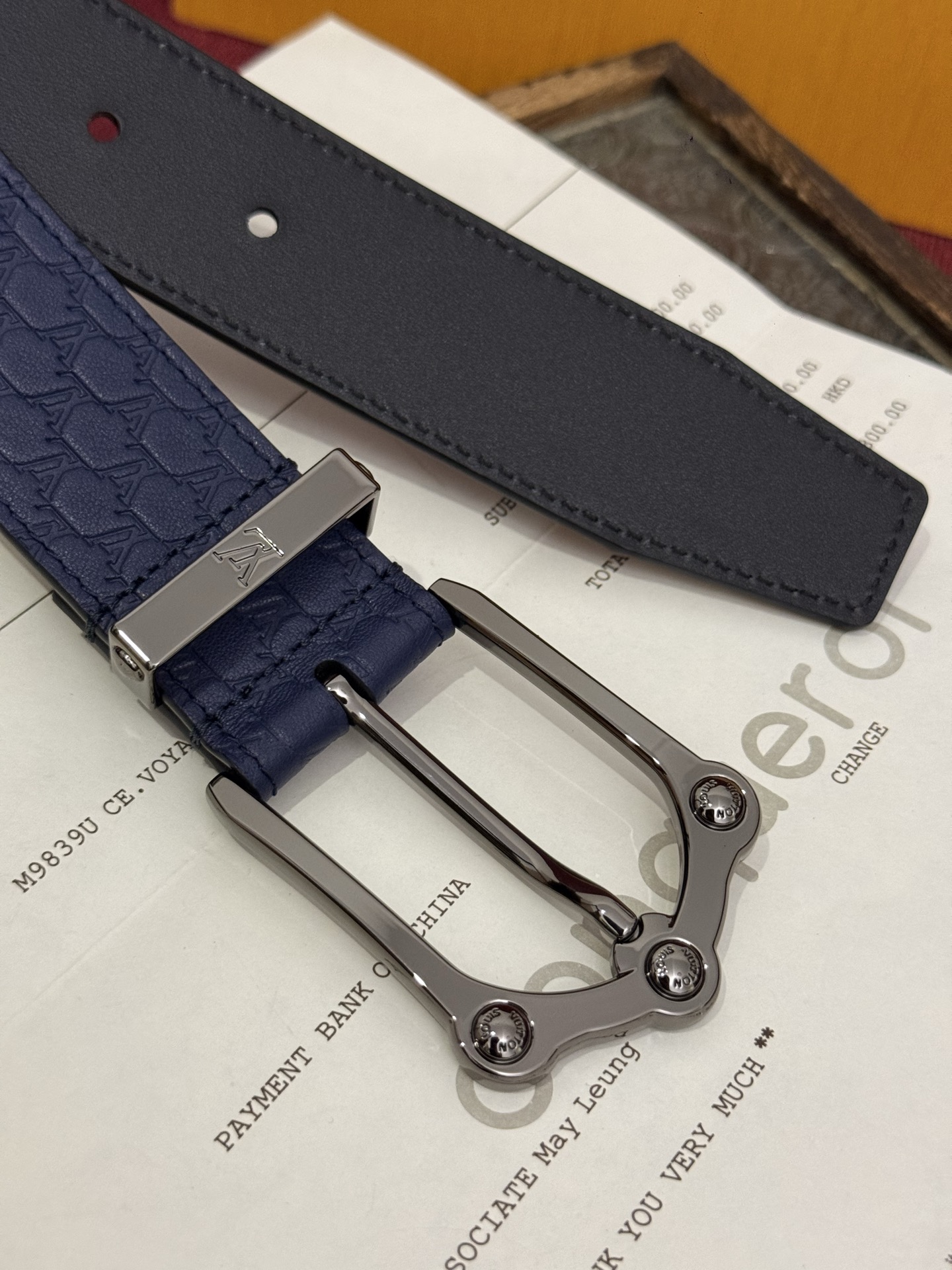 The Frog 3.5mm Reversible Belt in Crocodile是一款优雅且富有感