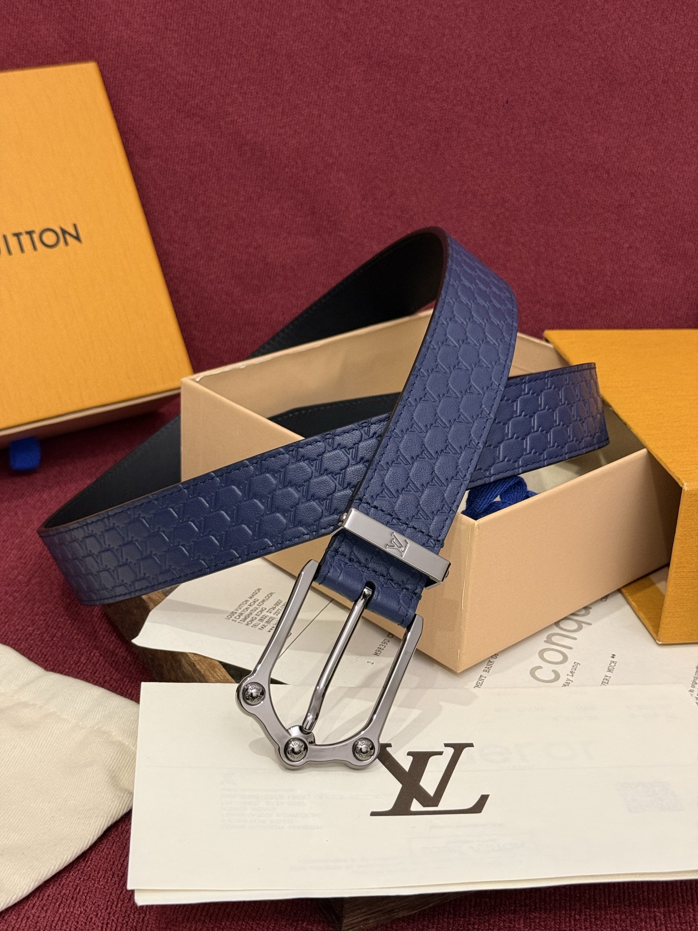 The Frog 3.5mm Reversible Belt in Crocodile是一款优雅且富有感