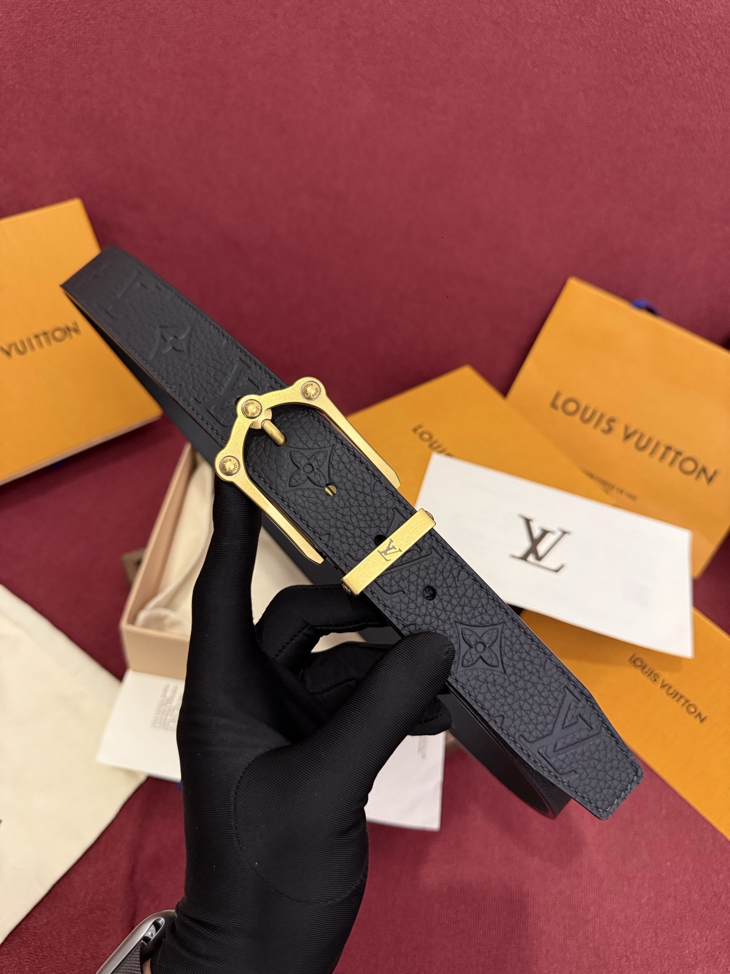 The Frog 3.5mm Reversible Belt in Crocodile是一款优雅且富有感