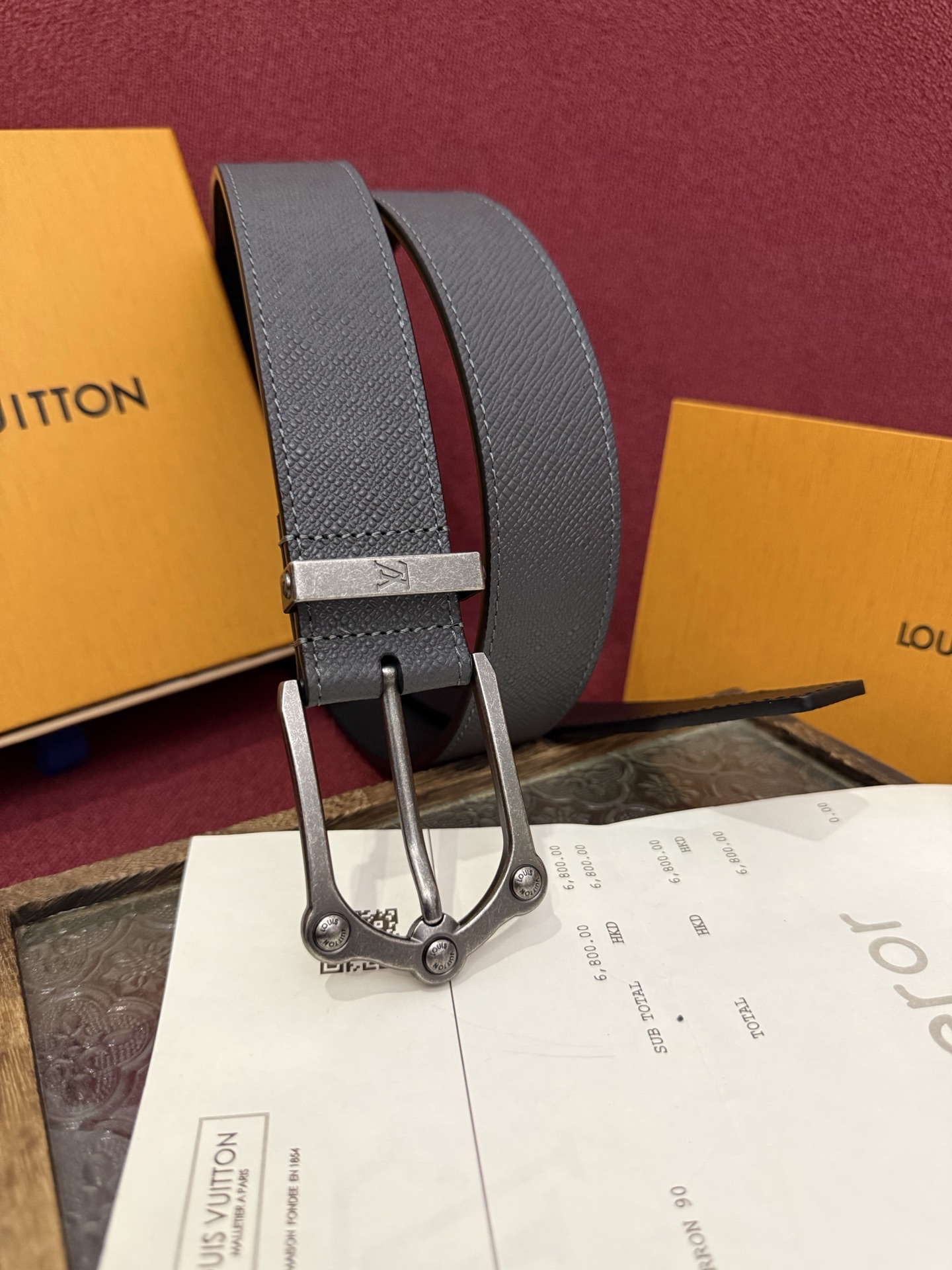 The Frog 3.5mm Reversible Belt in Crocodile是一款优雅且富有感