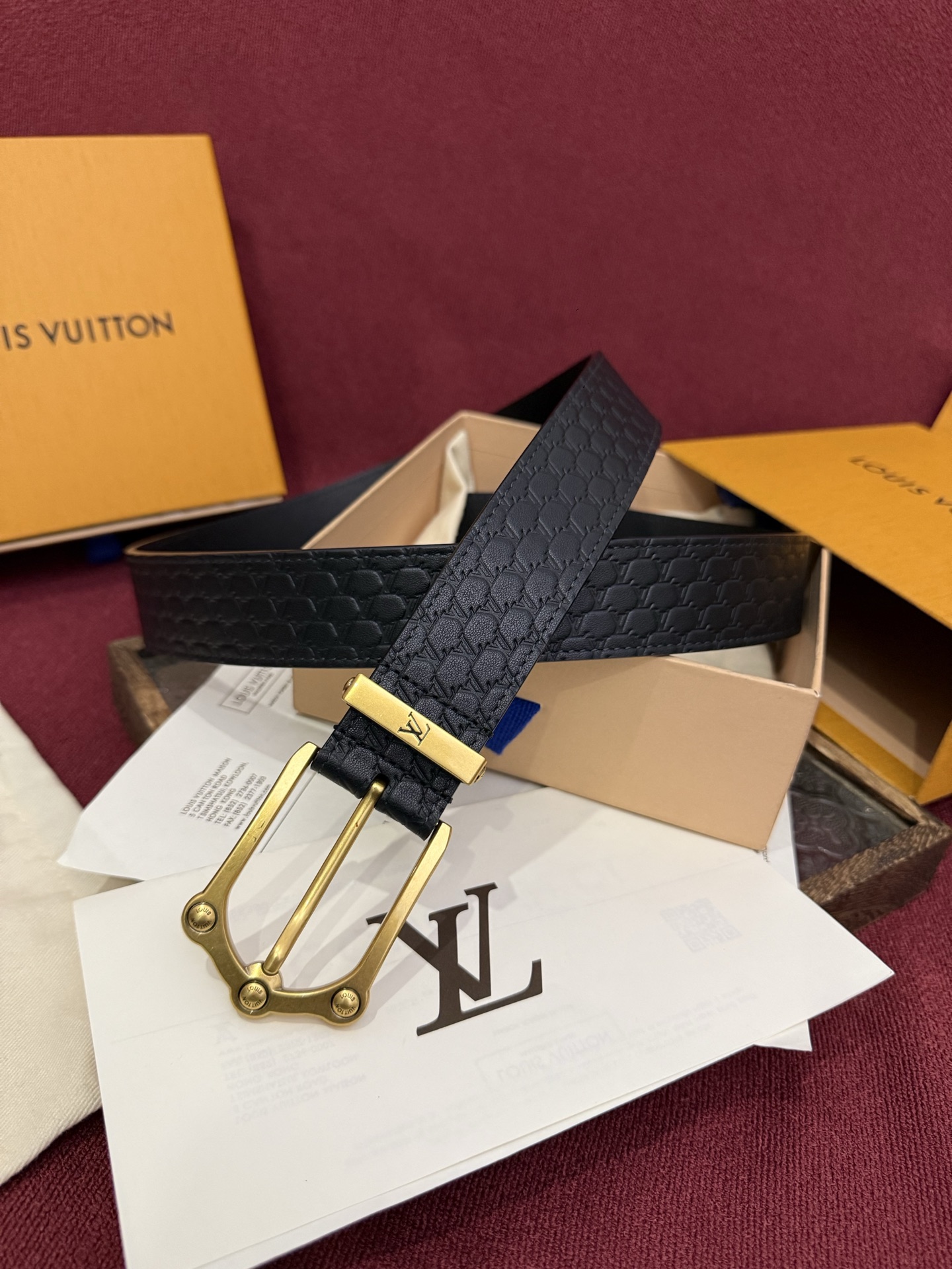 The Frog 3.5mm Reversible Belt in Crocodile是一款优雅且富有感