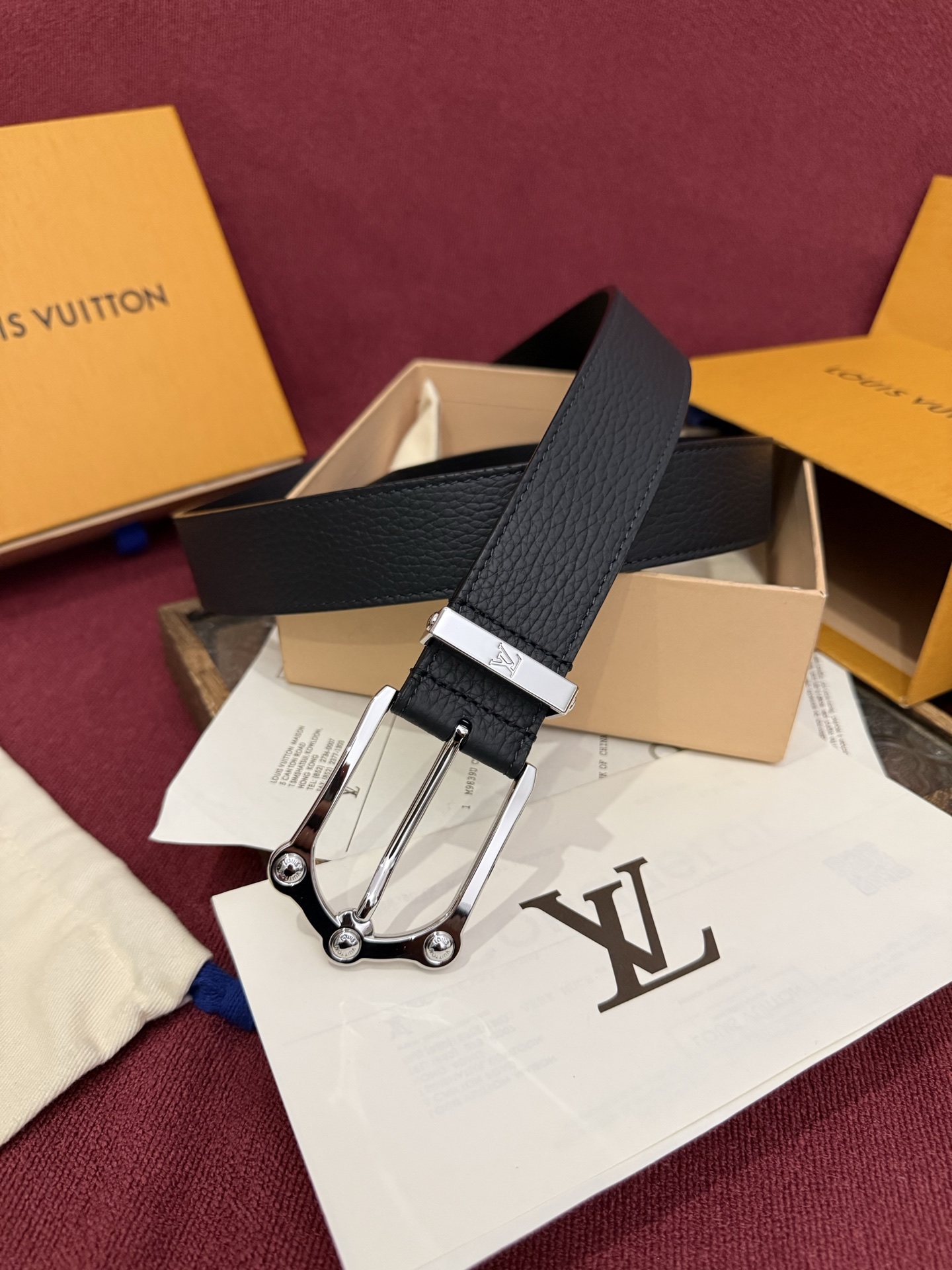 The Frog 3.5mm Reversible Belt in Crocodile是一款优雅且富有感