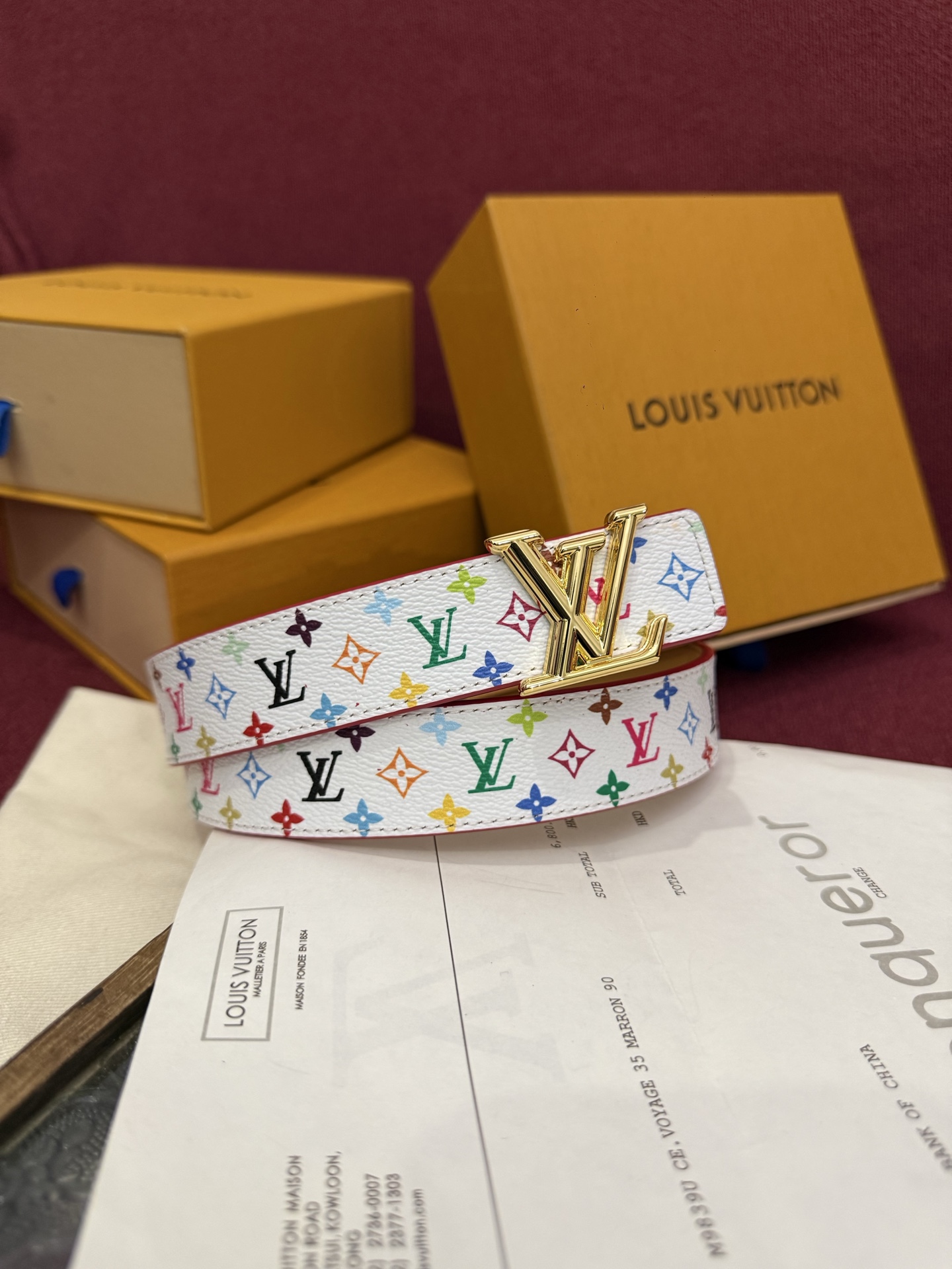 村上隆三彩 LV 皮带，经典Monogram图案焕新演绎，多彩配色碰撞出时尚火花。精致扣头闪耀夺目，3.