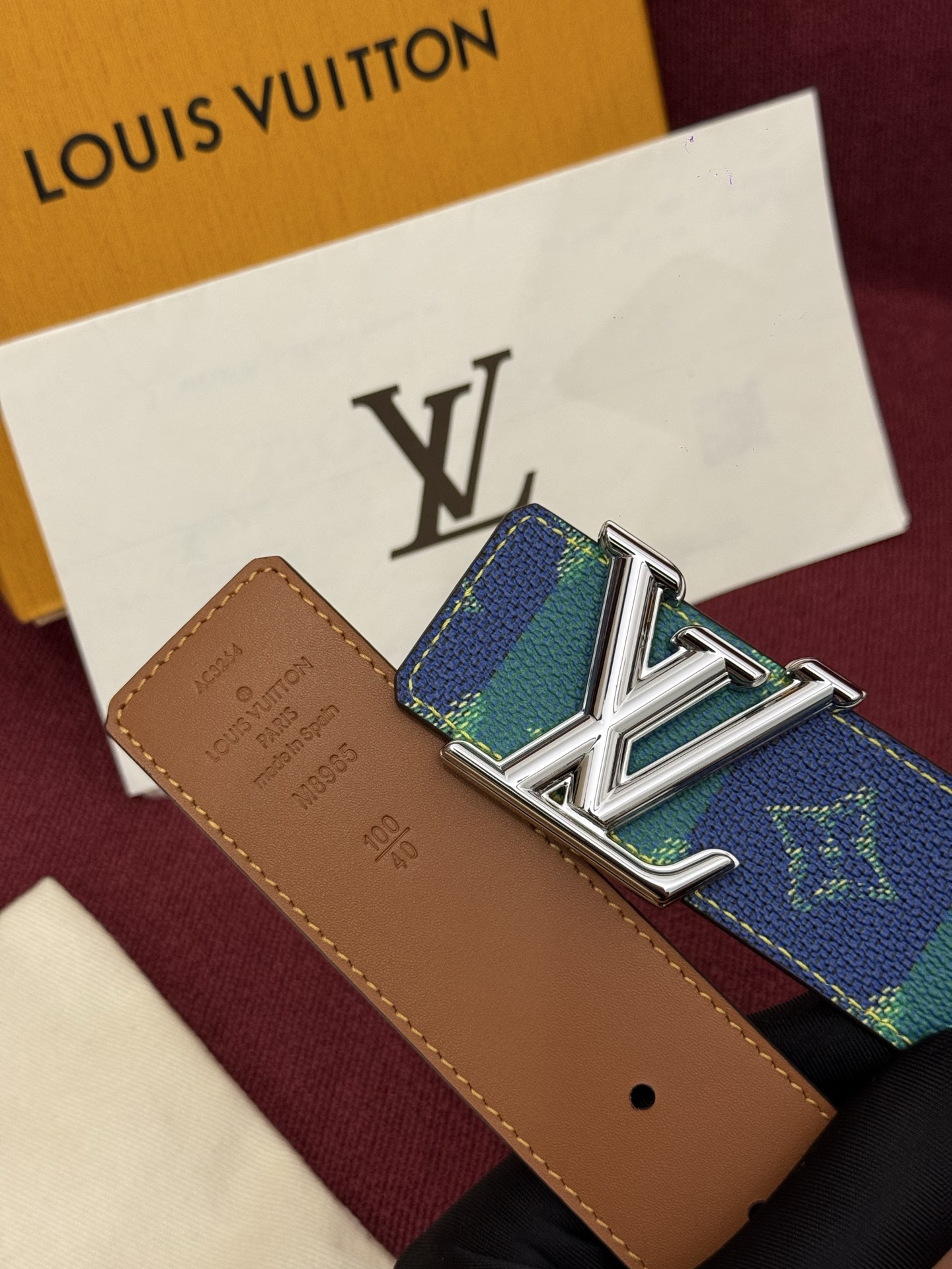 LV Initiales College Monogram Heritage 40mm可翻转腰带一出现便