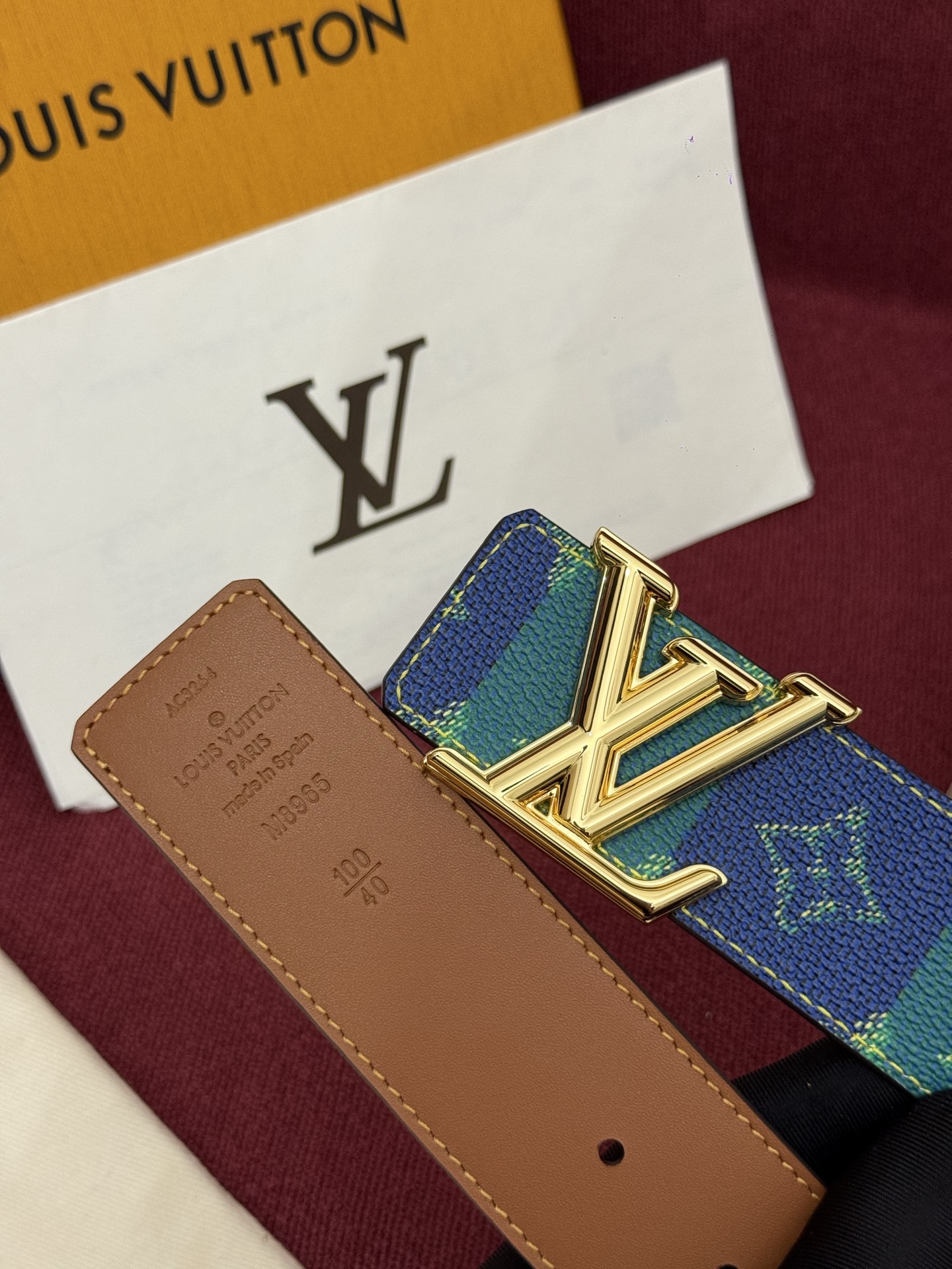 LV Initiales College Monogram Heritage 40mm可翻转腰带一出现便
