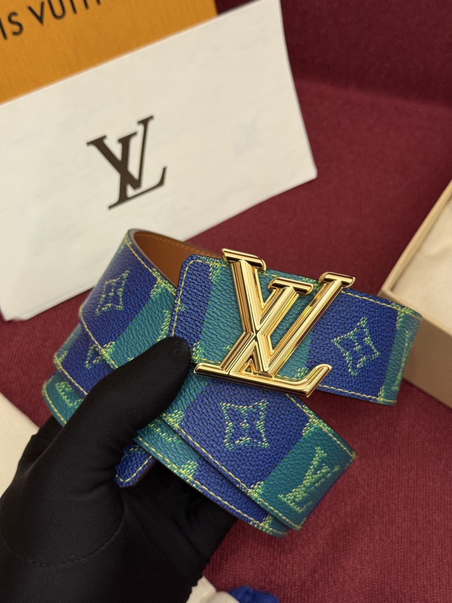 LV Initiales College Monogram Heritage 40mm可翻转腰带一出现便