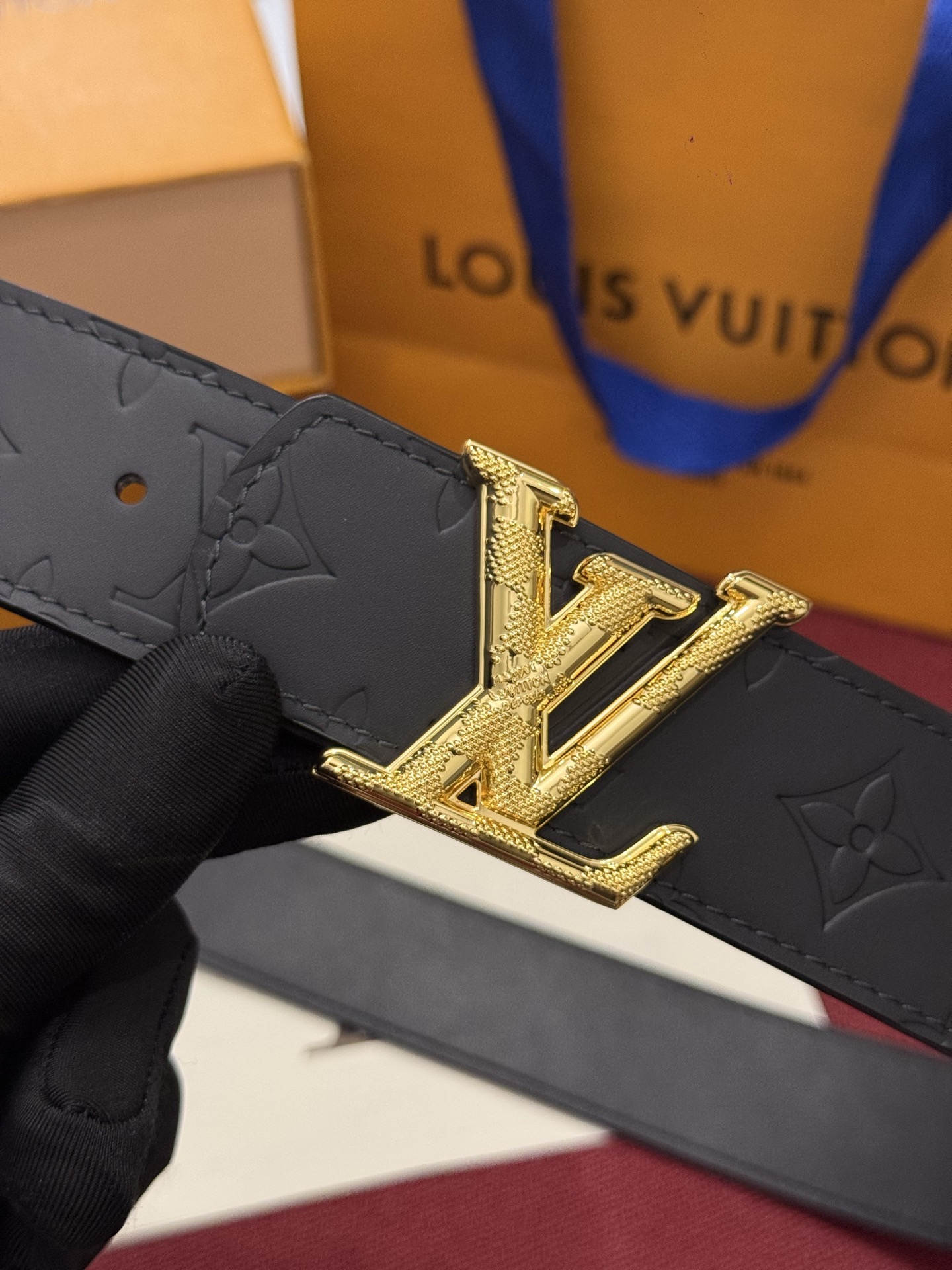 Louis Vuitton Men Taurillon Leather Belt