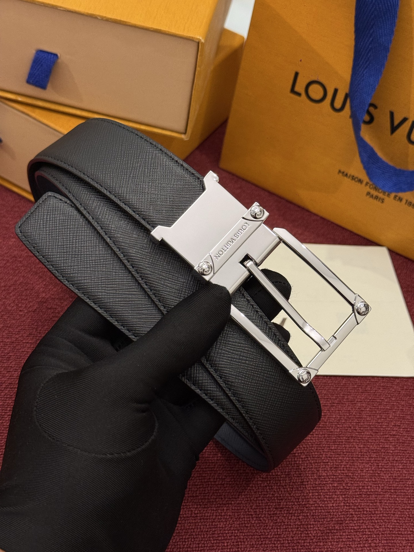 Louis Vuitton Men Taurillon Leather Belt